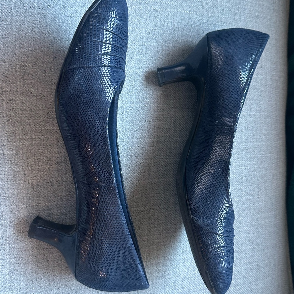 Abella Navy Blue Heels